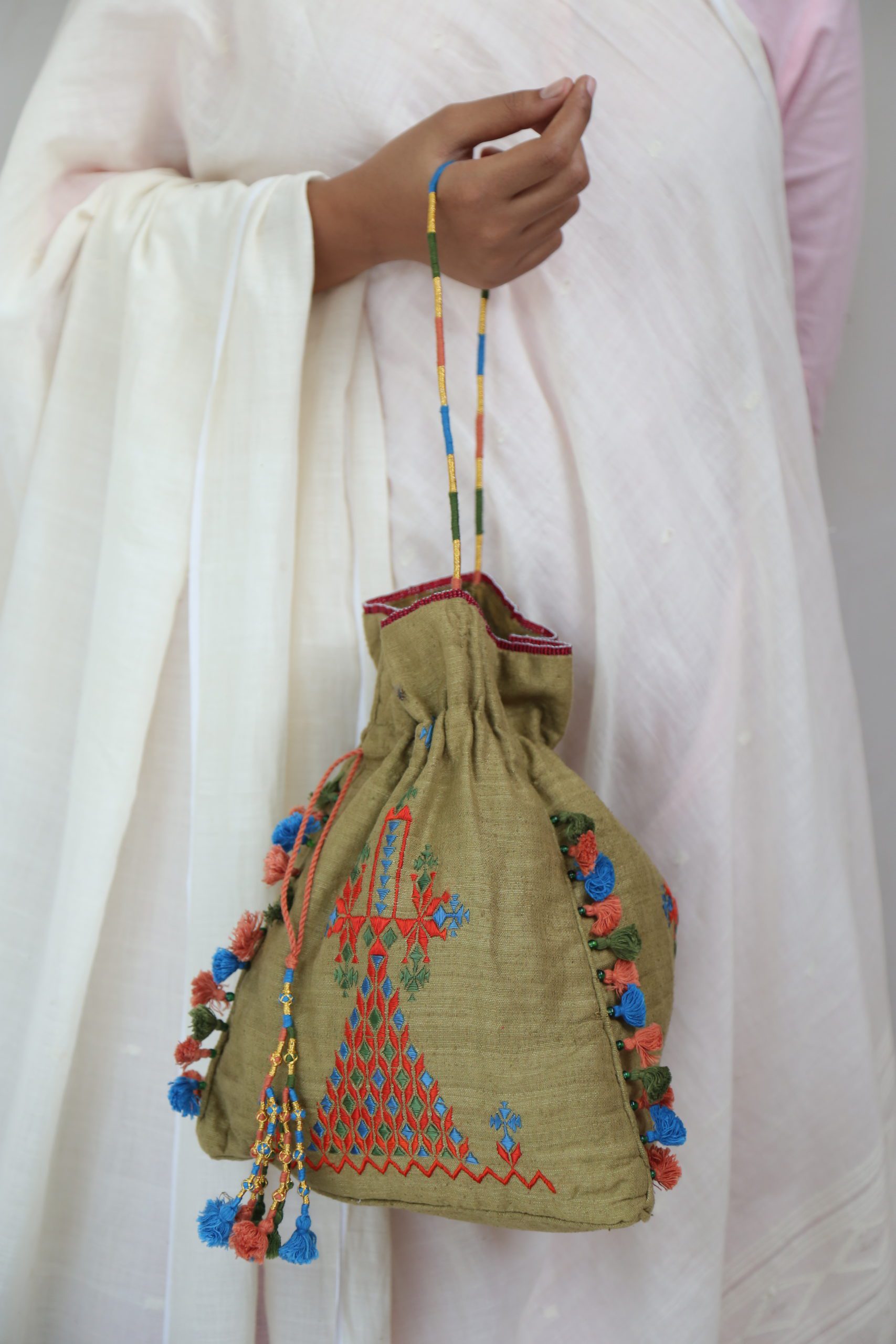 Suf Embroidered Batuwa – Kutch Craft Collective